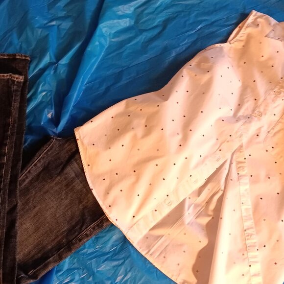 JEANS & TOP SET: STAR-SPANGLED SLEEVELESS SHIRT W/ ROCK & REPUBLIC JEANS, PETITE - Picture 4 of 10